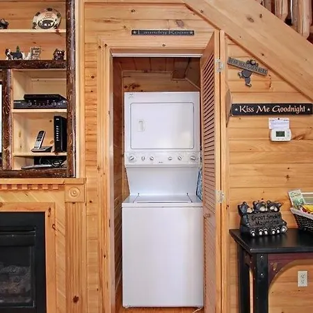 Kiss Me Goodnight Cabin